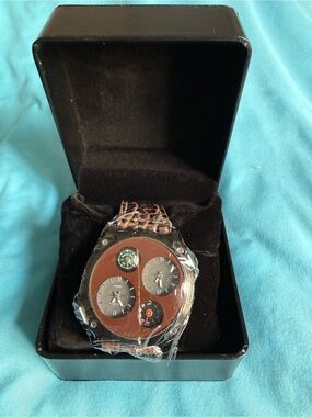 Oulm Brown and Black Multi-Dial Watch with Compass